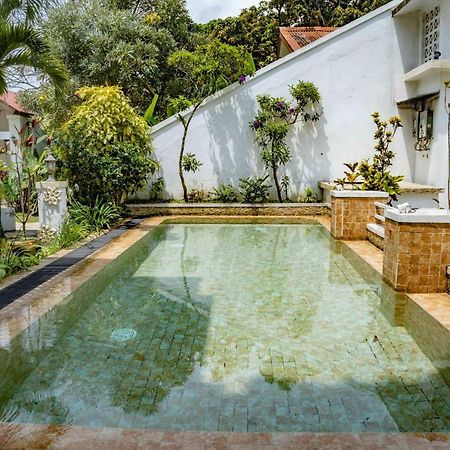 Family Hotel Gradia 1 Batu  Exterior photo