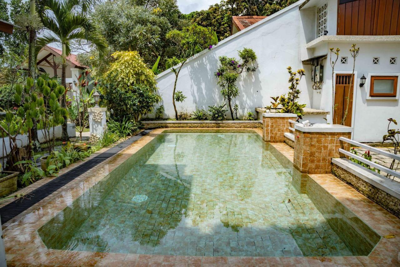 Family Hotel Gradia 1 Batu  Exterior photo