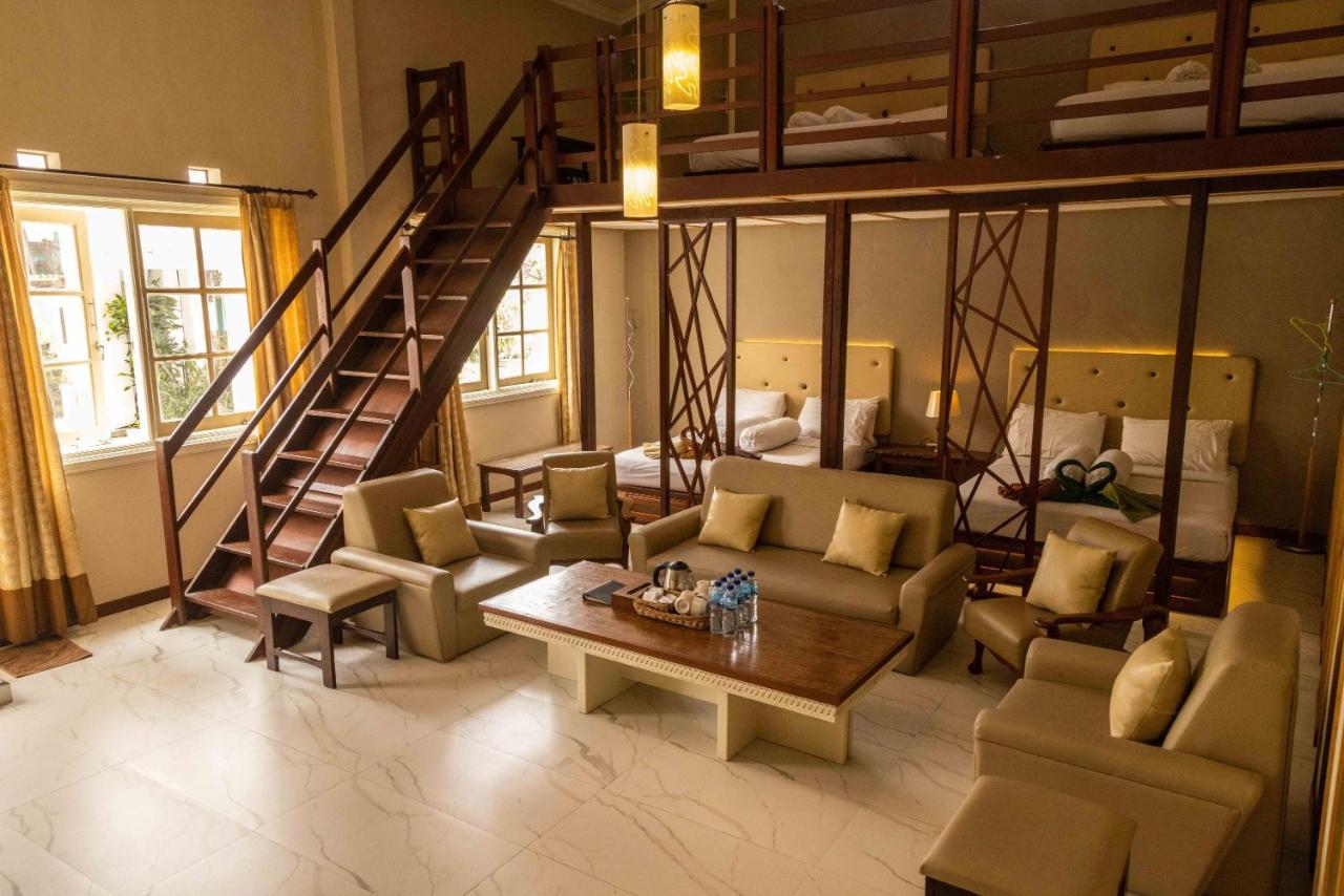 Family Hotel Gradia 1 Batu  Exterior photo